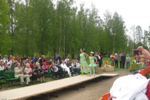 Speciālo skolu skolēnu pašdarināto tērpu 16. modes skate Lielplatonē 2009. gada 14. maijā_13