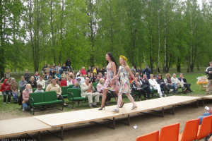 Speciālo skolu skolēnu pašdarināto tērpu 16. modes skate Lielplatonē 2009. gada 14. maijā_16