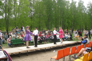 Speciālo skolu skolēnu pašdarināto tērpu 16. modes skate Lielplatonē 2009. gada 14. maijā_17