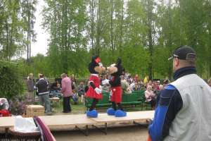 Speciālo skolu skolēnu pašdarināto tērpu 16. modes skate Lielplatonē 2009. gada 14. maijā_3