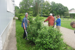 Apkārtnes uzkopšana 2010. gada 25. maijā_1