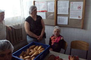  C līmeņa skolēnu un viņu vecāku ekskursija uz maizes ceptuvi 2010. gada 13. maijā_19