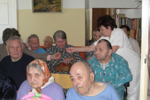  Lieldienu pasākums Maltas veco ļaužu pansionātā 2010. gada aprīlī_11