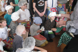  Mācību gada atskaites pasākums un izstāde 2010. gada 26. maijā_83