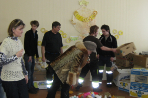 Margita dala dāvanas. 2010. gada 25. februārī_21