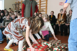 Margita dala dāvanas. 2010. gada 25. februārī_29