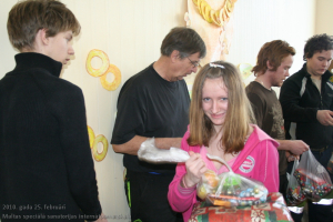 Margita dala dāvanas. 2010. gada 25. februārī_42