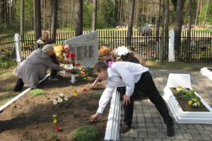 Otrā Pasaules kara upuru piemiņas pasākums 2010. gada 7. maijā_54