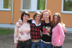 Skolēnu pašdarināto tērpu skate Lielplatonē 2010. gada 13. maijā_72