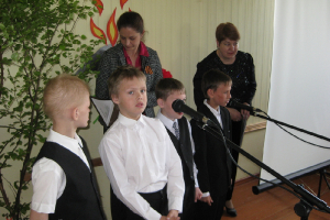  Literāri muzikālā vēstures stunda un mītiņš Otrā Pasaules kara upuru piemiņai 8. maijā (Nadežda un Jana dzied)_27