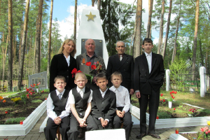 Literāri muzikālā vēstures stunda un mītiņš Otrā Pasaules kara upuru piemiņai 8. maijā (Nadežda un Jana dzied)_97