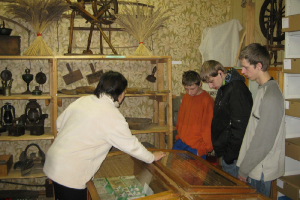 Apmeklējot izstādi Maltas muzejā 2012. gada martā_21