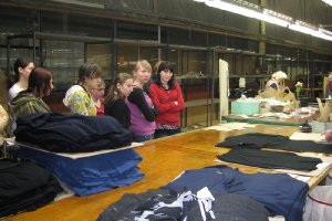 Mācību ekskursija uz Ogres trikotāžas fabriku 2012. gada 4. aprīlī (I. Baugules foto)_5