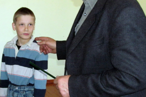 Skolā viesojas stikla suvenīru izgatavotājs A. Virbulis 2012. gada 11. aprīlī_23
