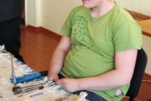 Skolā viesojas stikla suvenīru izgatavotājs A. Virbulis 2012. gada 11. aprīlī_26