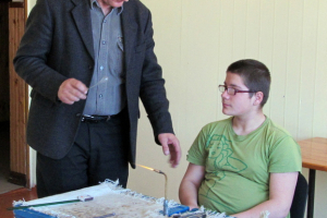 Skolā viesojas stikla suvenīru izgatavotājs A. Virbulis 2012. gada 11. aprīlī_27