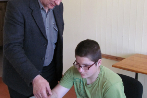 Skolā viesojas stikla suvenīru izgatavotājs A. Virbulis 2012. gada 11. aprīlī_28