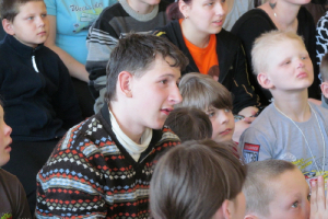 Skolā viesojas stikla suvenīru izgatavotājs A. Virbulis 2012. gada 11. aprīlī_37