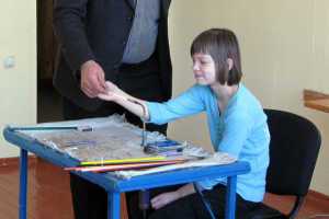 Skolā viesojas stikla suvenīru izgatavotājs A. Virbulis 2012. gada 11. aprīlī_42