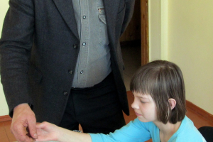 Skolā viesojas stikla suvenīru izgatavotājs A. Virbulis 2012. gada 11. aprīlī_43