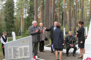  8. maijs Rozentovas kapsētā_10