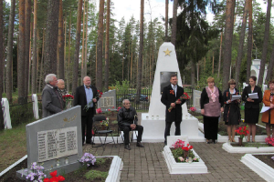  8. maijs Rozentovas kapsētā_19