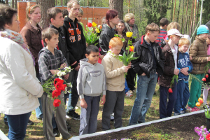  8. maijs Rozentovas kapsētā_22