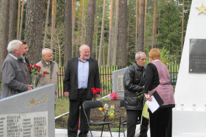  8. maijs Rozentovas kapsētā_25