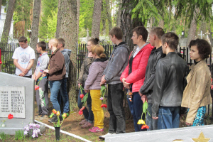  8. maijs Rozentovas kapsētā_28