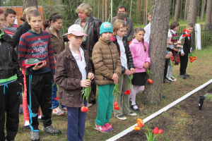  8. maijs Rozentovas kapsētā_8