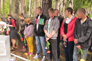  8. maijs Rozentovas kapsētā_9
