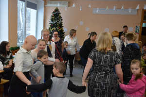  Ziemassvētku tikšanās ar Ingaru Punculi un dakteri klaunu Žuku C klašu struktūrvienībā_79