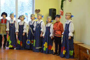 Skolā viesojas Tēvs Aleksejs un ansamblis 
