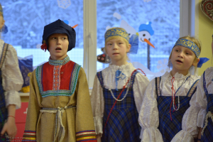 Skolā viesojas Tēvs Aleksejs un ansamblis 
