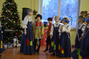 Skolā viesojas Tēvs Aleksejs un ansamblis 
