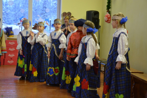 Skolā viesojas Tēvs Aleksejs un ansamblis 