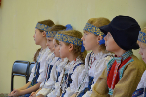 Skolā viesojas Tēvs Aleksejs un ansamblis 