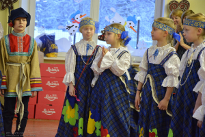 Skolā viesojas Tēvs Aleksejs un ansamblis 