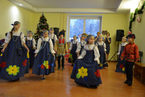 Skolā viesojas Tēvs Aleksejs un ansamblis 