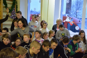 Skolā viesojas Tēvs Aleksejs un ansamblis 
