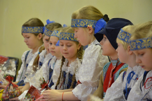 Skolā viesojas Tēvs Aleksejs un ansamblis 